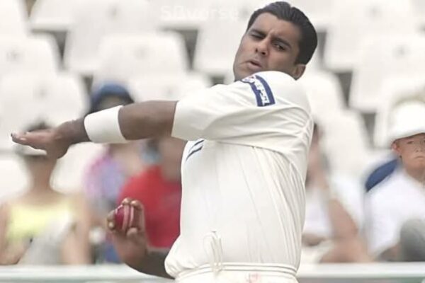 Waqar Younis Cricket Career
